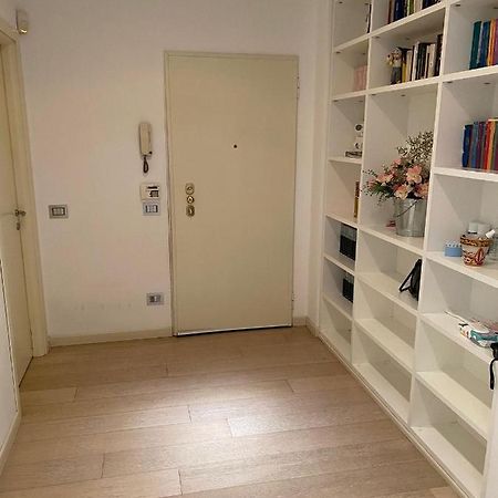 Lovely Apartment In The New Porta Nuova Area มิลาน ภายนอก รูปภาพ