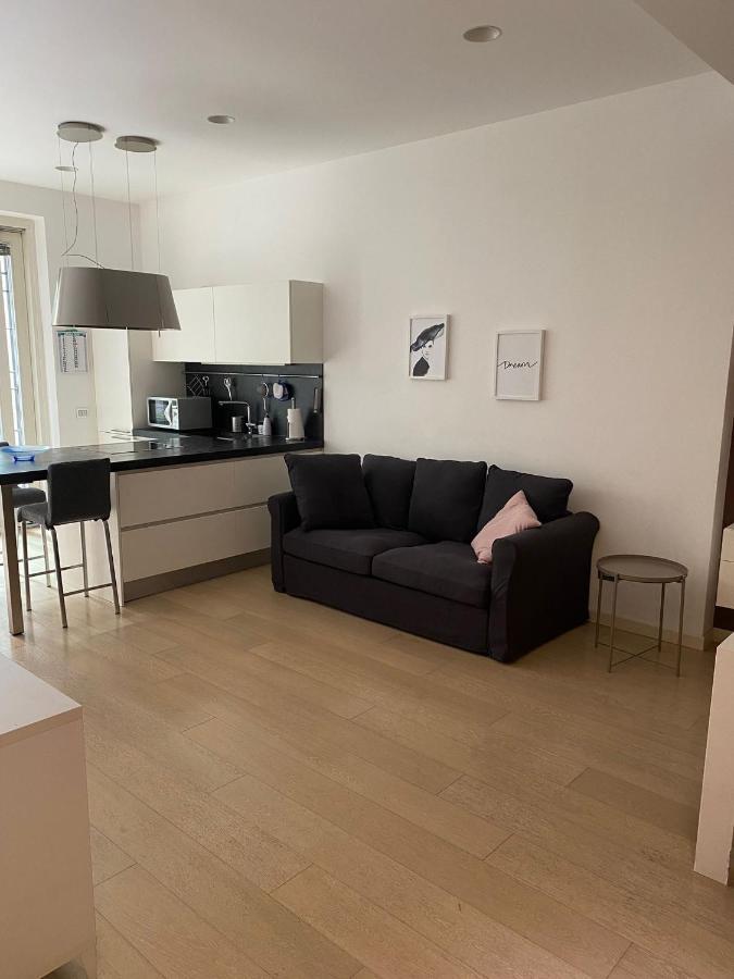Lovely Apartment In The New Porta Nuova Area มิลาน ภายนอก รูปภาพ