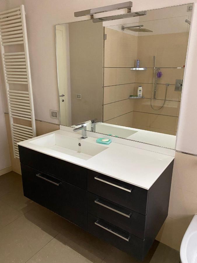 Lovely Apartment In The New Porta Nuova Area มิลาน ภายนอก รูปภาพ